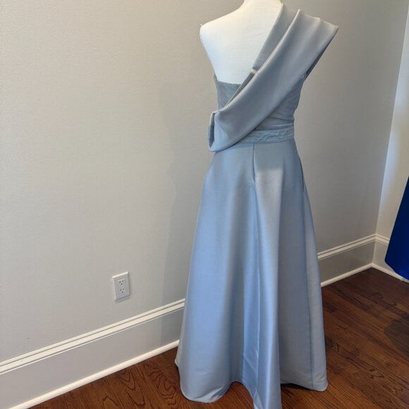 BADGLEY MISCHKA GOWN - PERFECT MOB DRESS; CONVERTIBLE - Picture 4 of 6